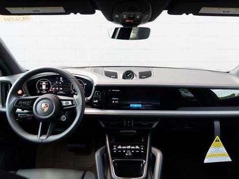 New 2026 Porsche Cayenne image 21