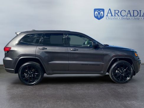 Used 2020 Jeep Grand Cherokee Altitude AWD/4WD image 6