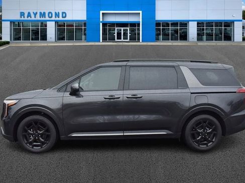 Used 2025 Kia Carnival SX Prestige image 6