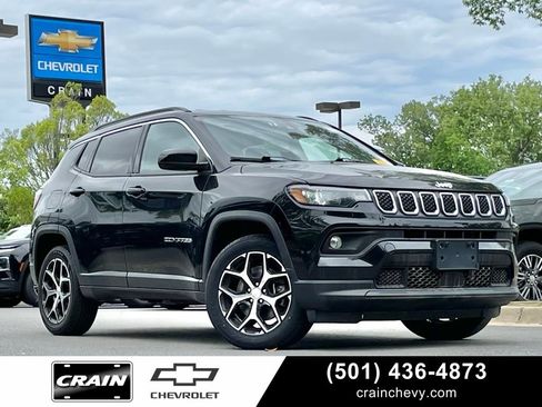 Used 2024 Jeep Compass Latitude AWD/4WD image 1