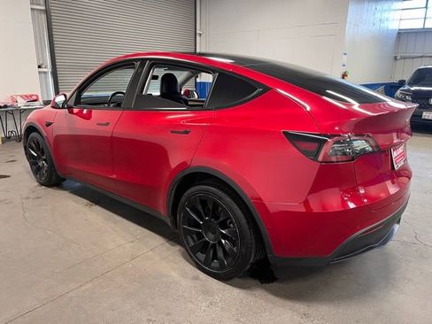 Used 2022 Tesla Model Y Long Range image 5