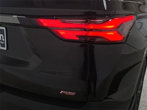 Used 2023 Chevrolet Traverse RS w/ LPO, Floor Liner Package image 33