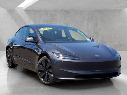 Used 2025 Tesla Model 3 Long Range RWD image 2