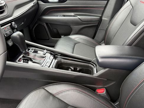 Certified 2025 Jeep Compass Trailhawk image 11