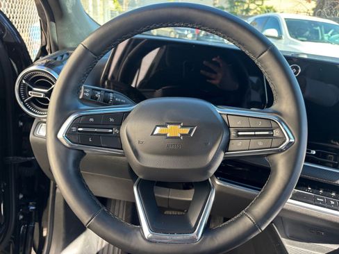 Used 2025 Chevrolet Equinox LT image 28