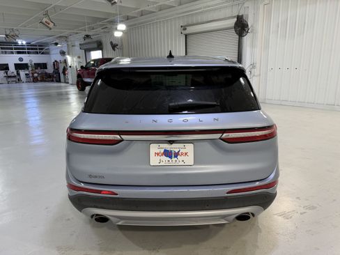 Used 2022 Lincoln Corsair FWD w/ Rear Removable Package Tray image 4