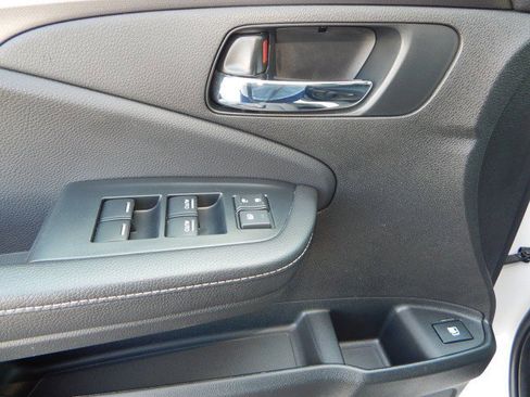 Used 2024 Honda Ridgeline Sport image 17