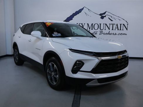 Used 2025 Chevrolet Blazer LT AWD/4WD image 1