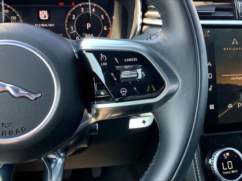 Used 2025 Jaguar F-PACE R-Dynamic S image 16