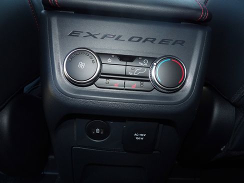 New 2025 Ford Explorer ST image 40