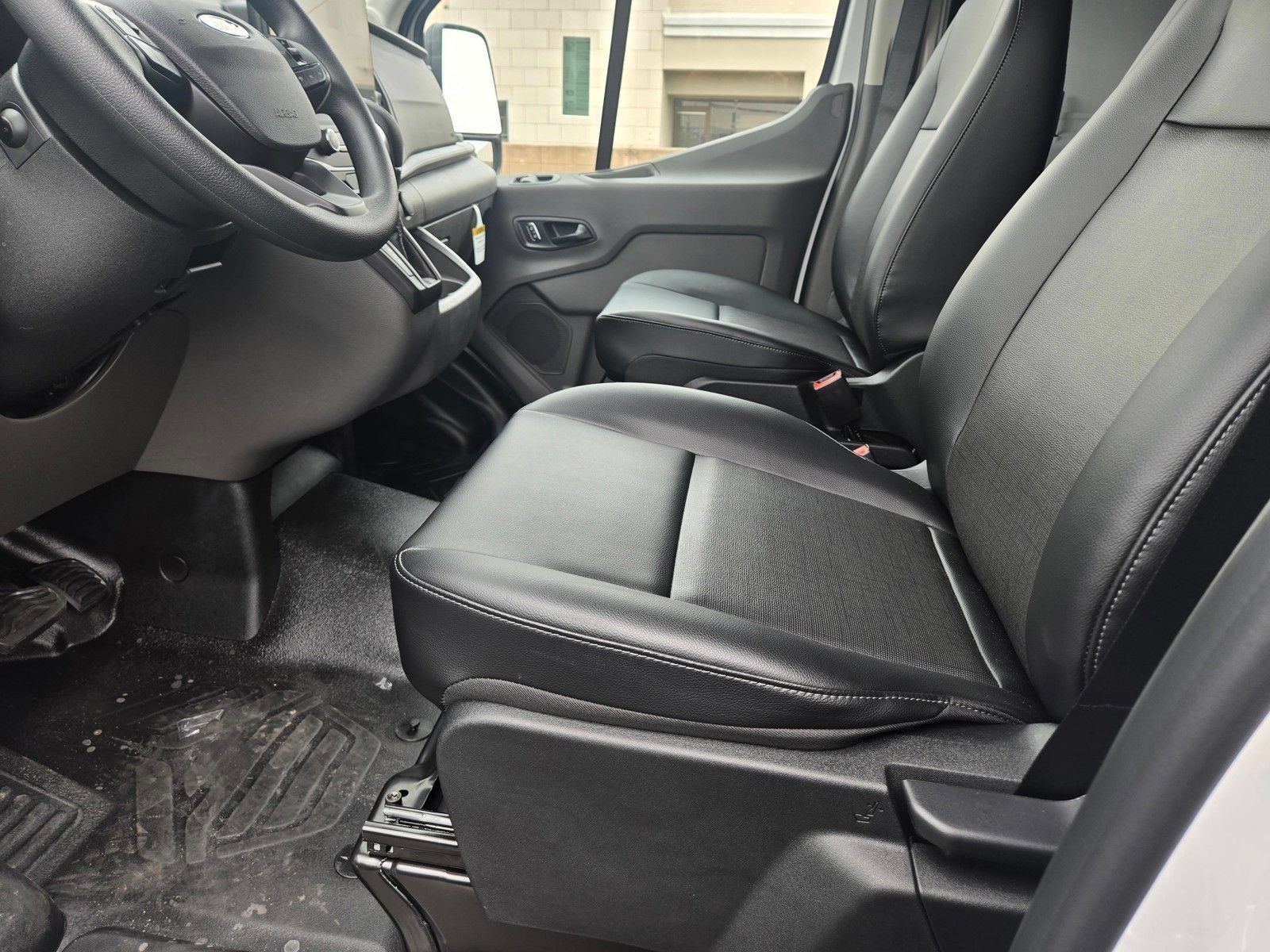 New 2026 Ford Transit 250 148 Medium Roof RWD image 9