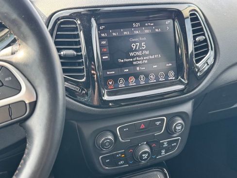 Used 2019 Jeep Compass Limited AWD/4WD image 15