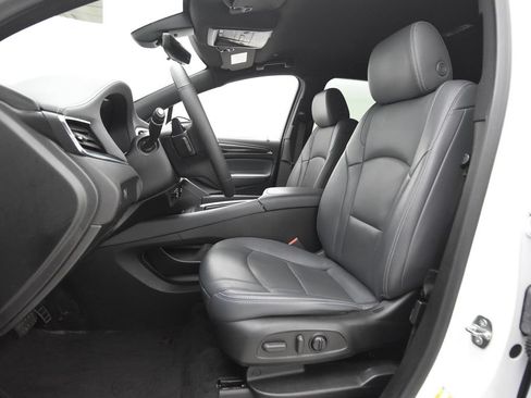 Used 2022 Buick Enclave Essence FWD image 25