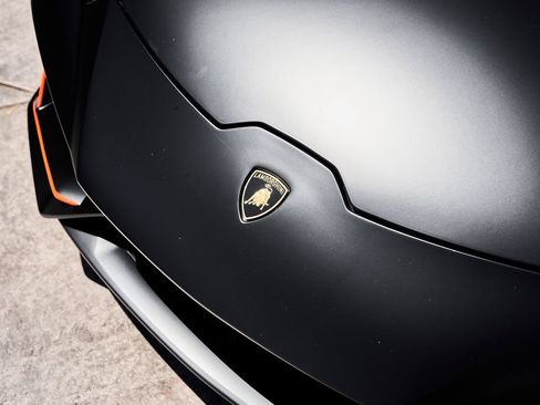Used 2024 Lamborghini Huracan EVO AWD/4WD image 8
