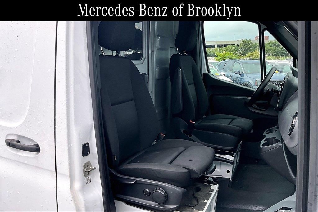 Used 2019 Mercedes-Benz Sprinter 144 image 8