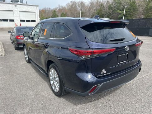 Used 2023 Toyota Highlander Limited image 6