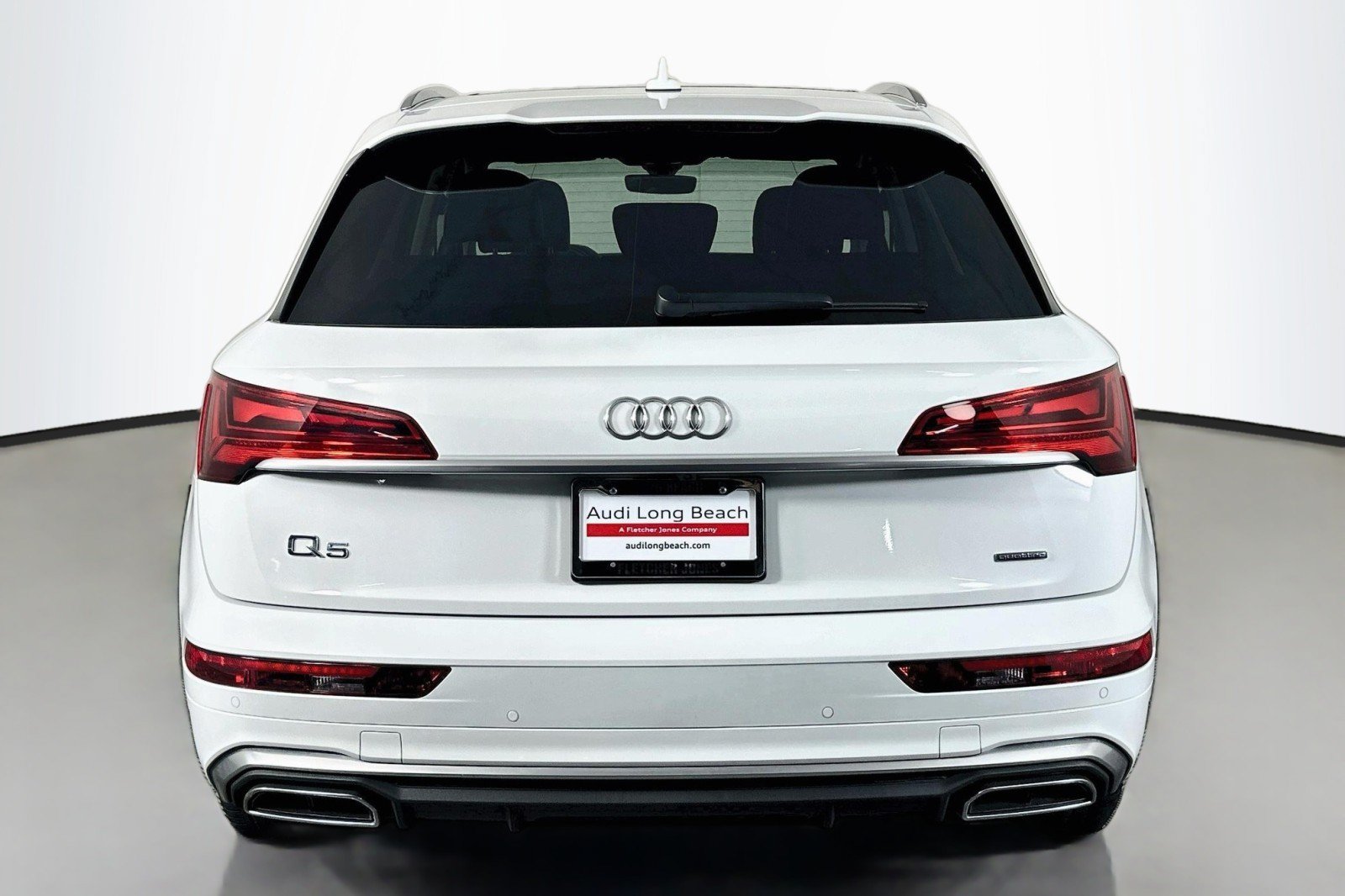 Used 2023 Audi Q5 2.0T Premium w/ Convenience Package AWD/4WD image 3