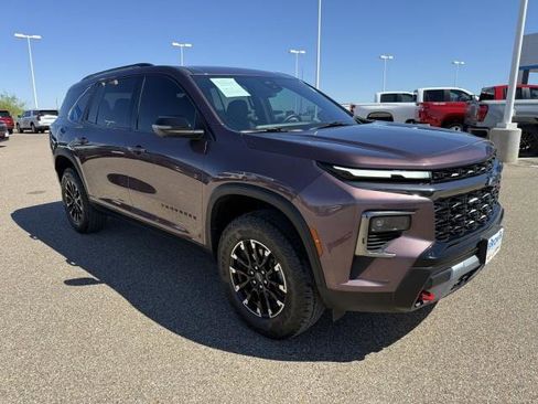 Used 2024 Chevrolet Traverse Z71 image 11