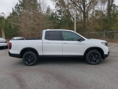 Used 2024 Honda Ridgeline Black Edition image 2