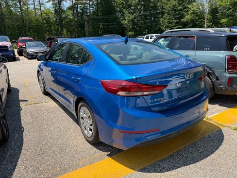 Used 2017 Hyundai Elantra SE FWD image 2