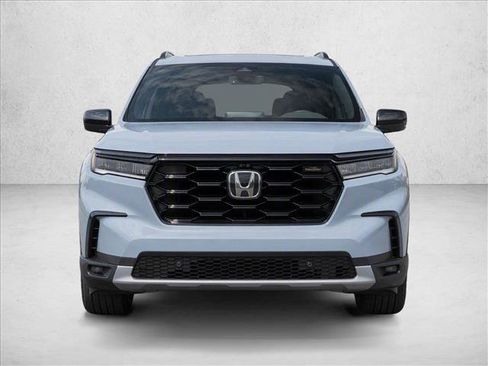 Used 2023 Honda Pilot TrailSport image 2