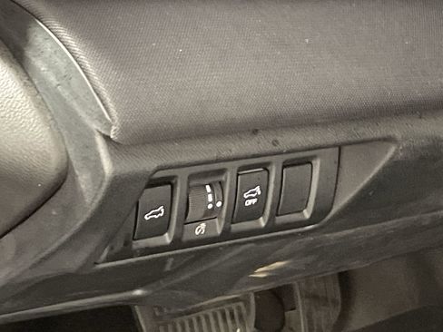 Used 2024 Subaru Outback Premium AWD/4WD image 11