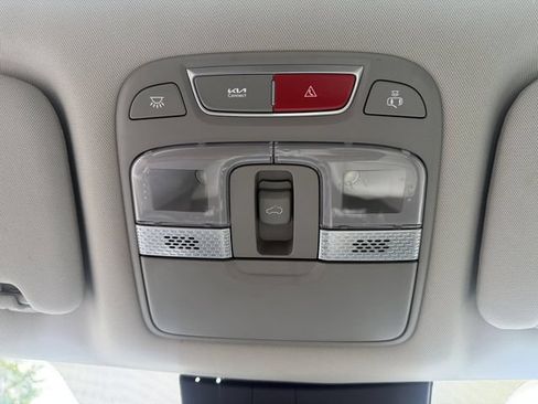 Certified 2024 Kia Telluride EX w/ EX Captain's Chair Package FWD image 25