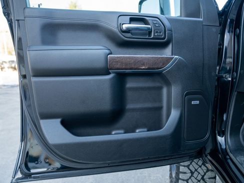 Used 2020 GMC Sierra 2500 Denali w/ Denali Ultimate Package image 21