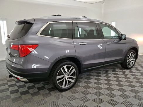 Used 2018 Honda Pilot Touring image 18