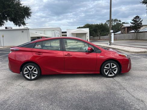 Used 2016 Toyota Prius Three Touring image 2