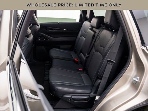 Used 2023 INFINITI QX60 Sensory w/ Vision Package AWD/4WD image 17