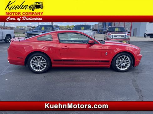 Used 2013 Ford Mustang Premium RWD image 1