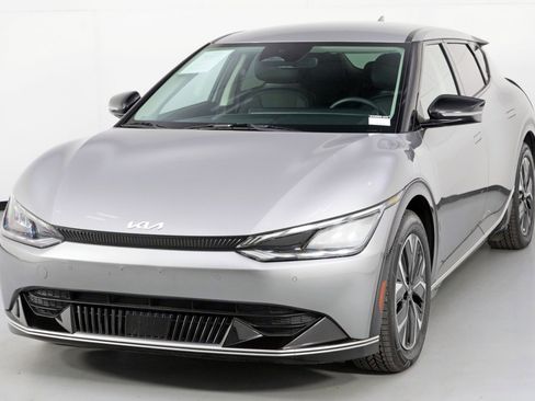 Used 2022 Kia EV6 Wind image 48