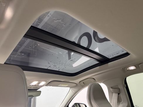 Used 2024 Volvo S60 B5 Plus image 20