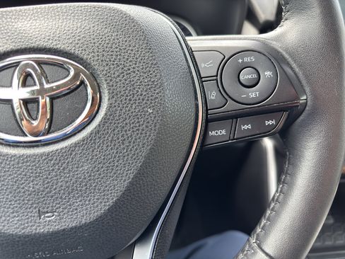 Certified 2020 Toyota RAV4 XLE Premium image 10