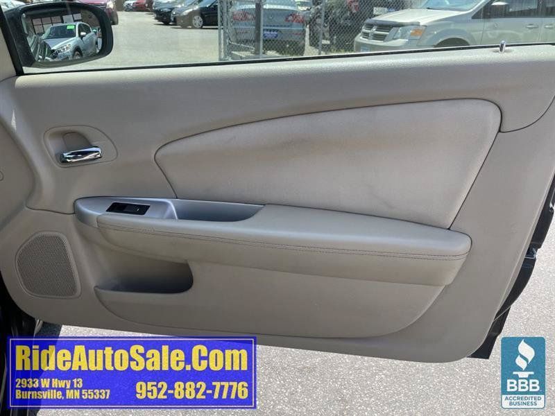 Used 2013 Chrysler 200 Touring FWD image 12