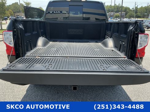 Used 2019 Nissan Titan SV w/ SV Convenience Package AWD/4WD image 21