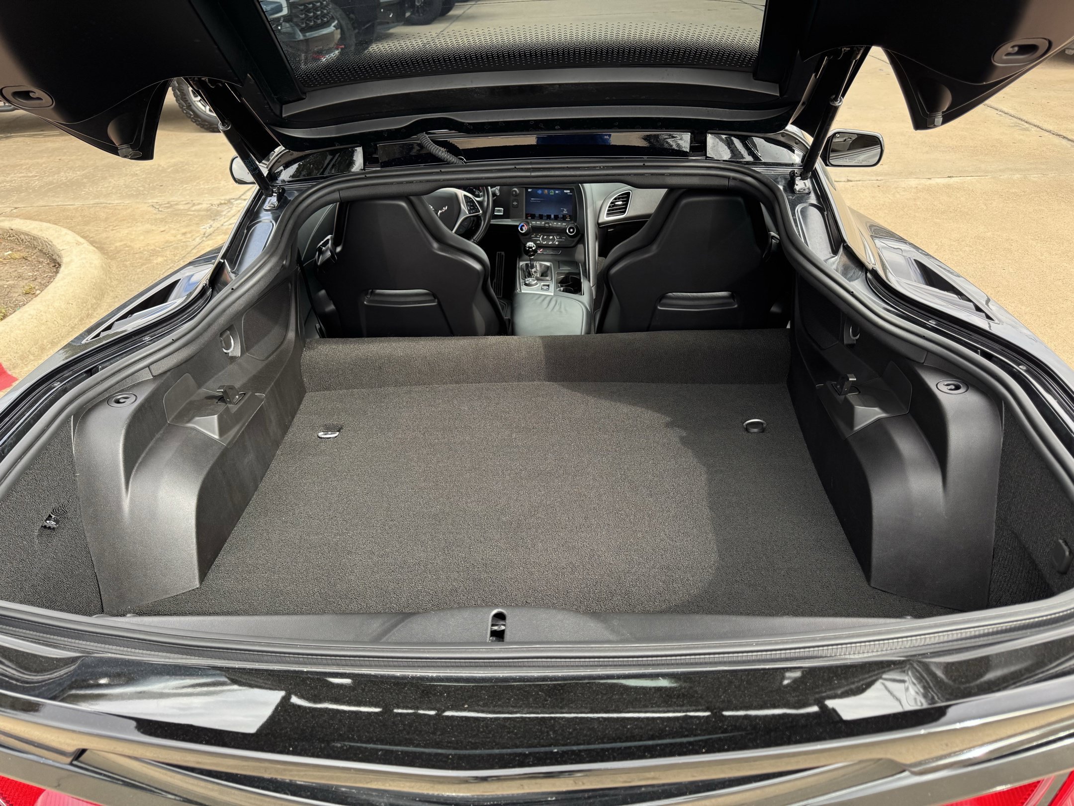 Used 2019 Chevrolet Corvette Stingray Coupe w/ Z51 1LT RWD image 32