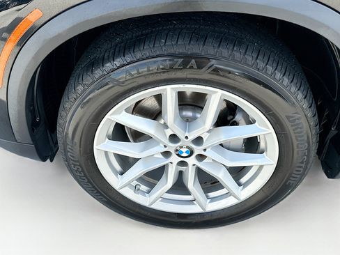 Used 2023 BMW X5 xDrive40i w/ Parking Assistance Package AWD/4WD image 34