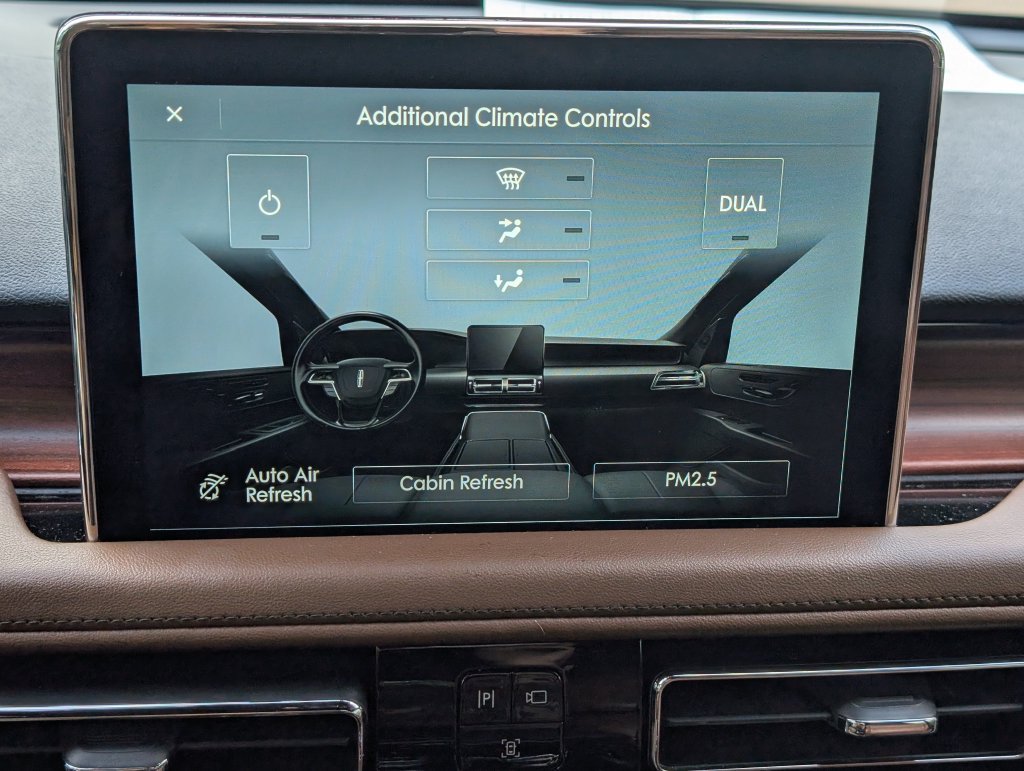 Used 2023 Lincoln Aviator Reserve w/ Equipment Group 201A AWD/4WD image 16