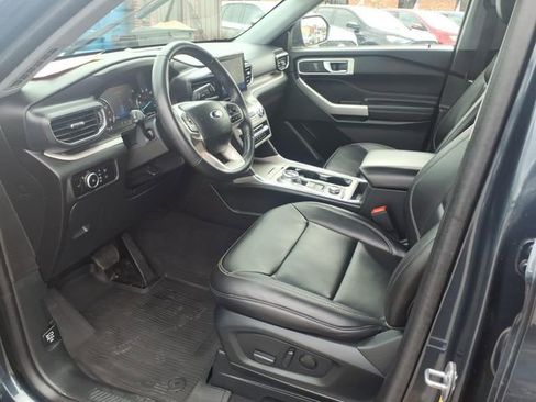 Certified 2023 Ford Explorer XLT w/ Equipment Group 202A AWD/4WD image 18