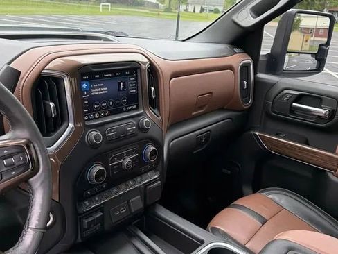Used 2020 Chevrolet Silverado 2500 High Country w/ Z71 Off-Road Package AWD/4WD image 14