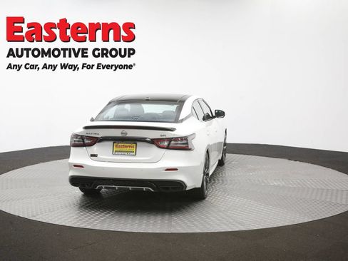Used 2023 Nissan Maxima SR w/ Sport Mat Group FWD image 43