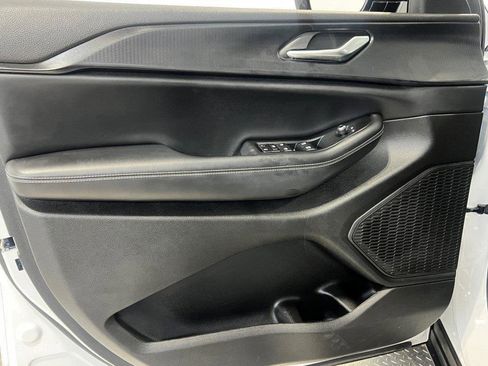 Used 2023 Jeep Grand Cherokee Altitude image 30