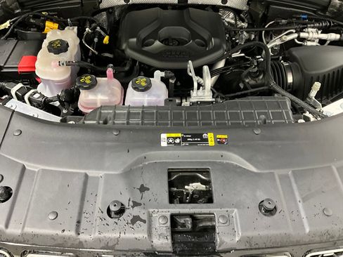 Used 2025 Jeep Grand Cherokee Summit image 10