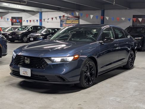 Certified 2025 Honda Accord SE image 5