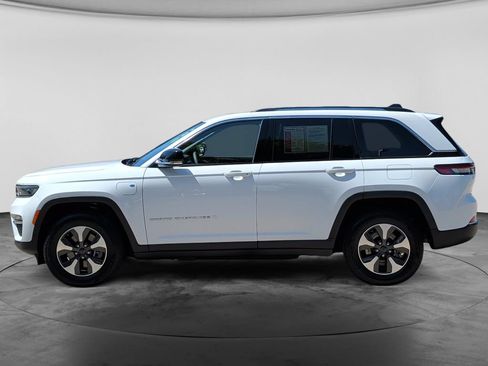 Used 2023 Jeep Grand Cherokee 4WD 4xe image 4