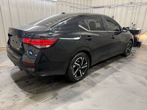 Used 2025 Nissan Sentra SV FWD image 16