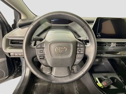 Certified 2025 Toyota Prius LE FWD image 13