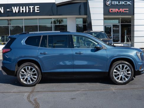 New 2026 GMC Acadia Denali w/ Super Cruise Package image 2